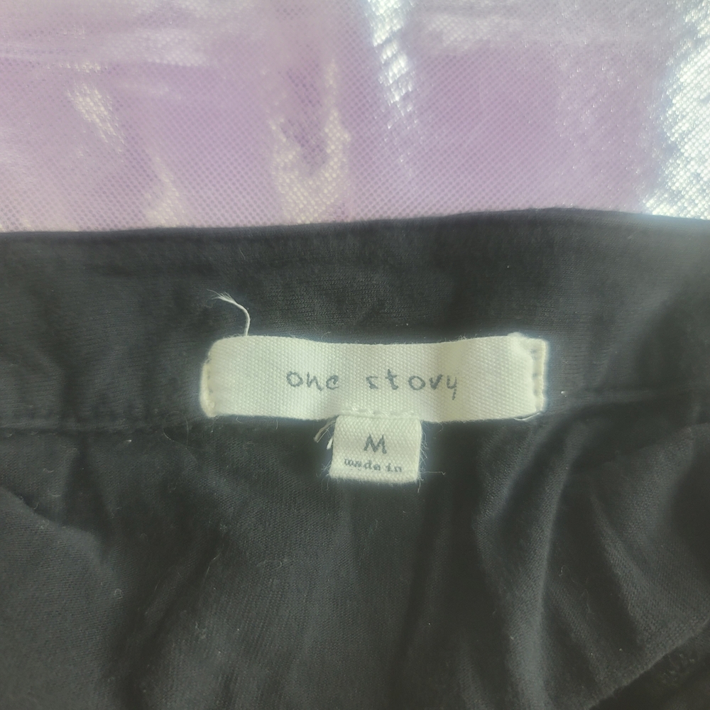 Chic Black V-Neck Dress with Drawstring Waist - Picture 4 of 4